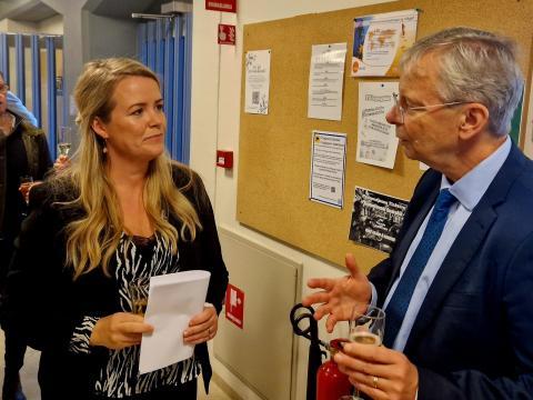Berglind Eva Benediktsdóttir, forseti Lyfjafræðideildar, ásamt Jóni Atla Benediktssyni, rektor Háskóla Íslands.