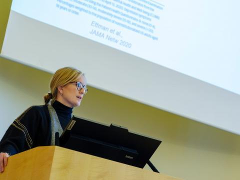Unnur A. Valdimarsdóttir, prófessor og forseti Heilbrigðisvísindasviðs kallaði sitt erindi: Hvernig leið þjóðinni?